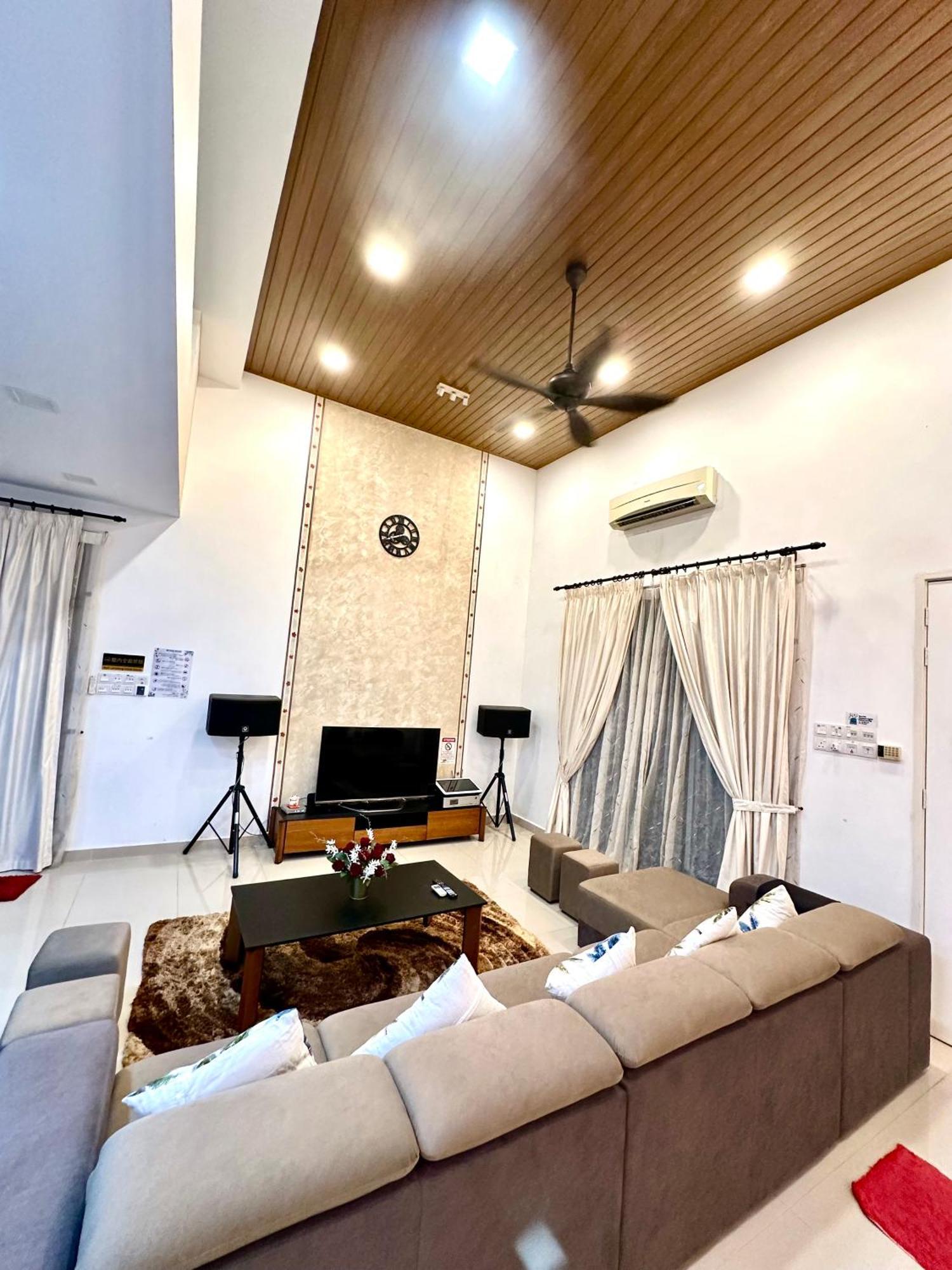 Stylish Villa Alma Simpang Ampat  Exterior photo